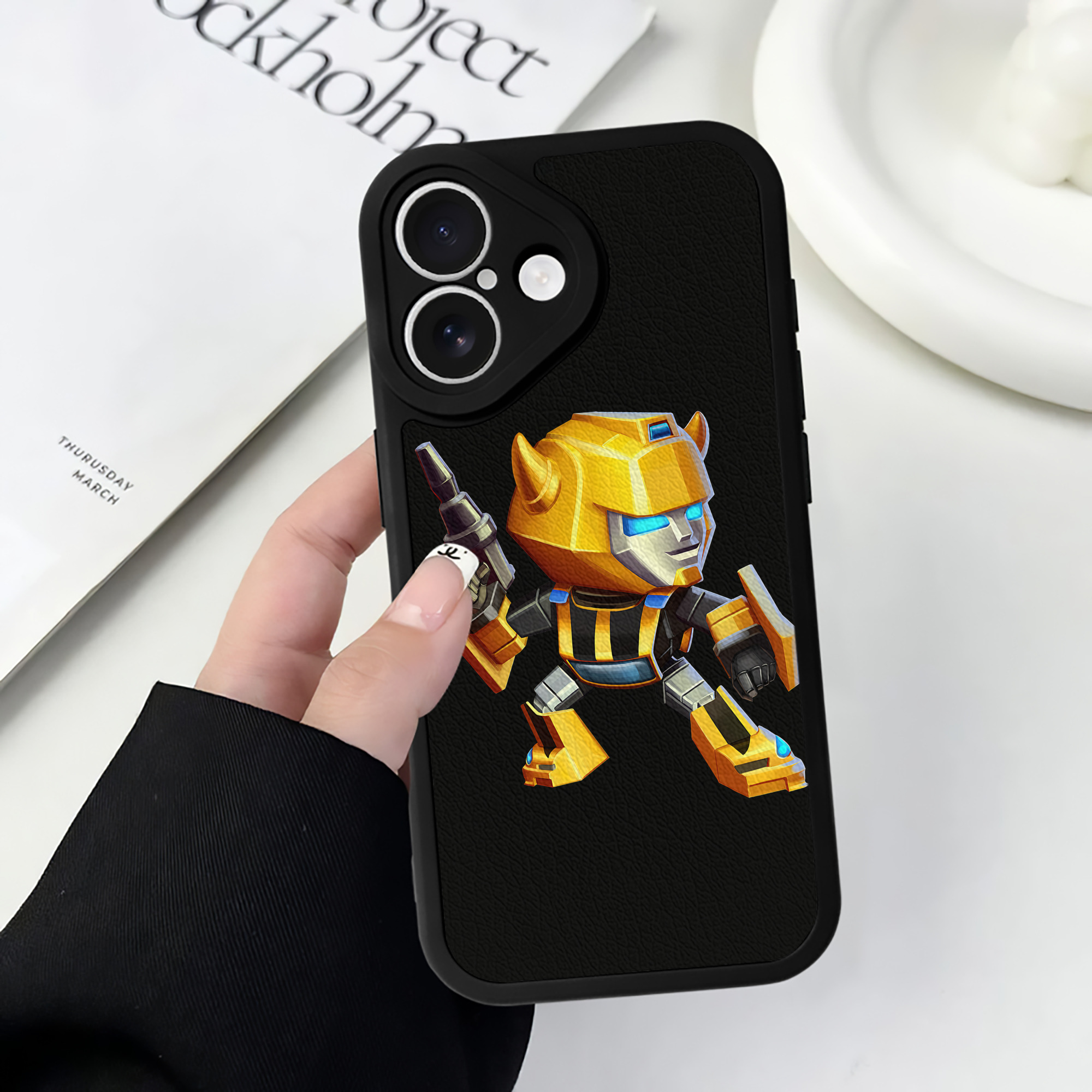 （画像用） Transformers トランスフォーマー 【iPhone 16シリーズ対応】シリコンスマホケース（レザー調） 材質：シリコン